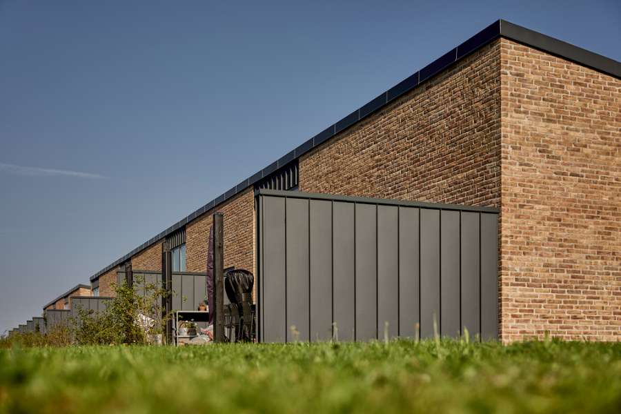 Steel profiles on terraced houses, Sofiendal Enge, Poul Anker Bechs Vej 232, 9200 Aalborg SV, Denmark